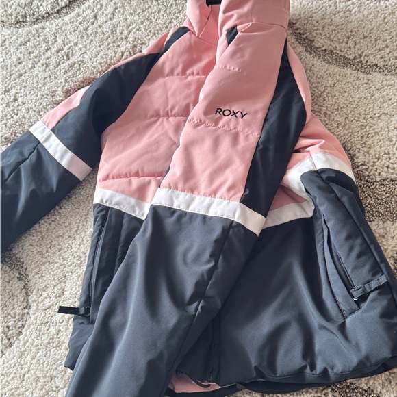 Girls size 12 Roxy ski jacket - Picture 3 of 3